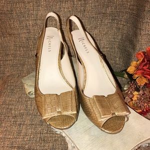 Nickels Gold tone sling back pumps